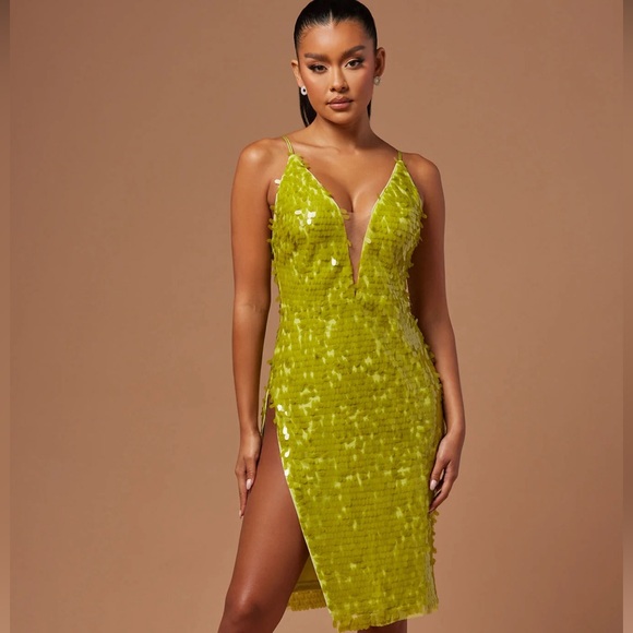 FNOVA 🔥 Fiona Sequined Midi Dress 😍🔥 - Picture 5 of 6